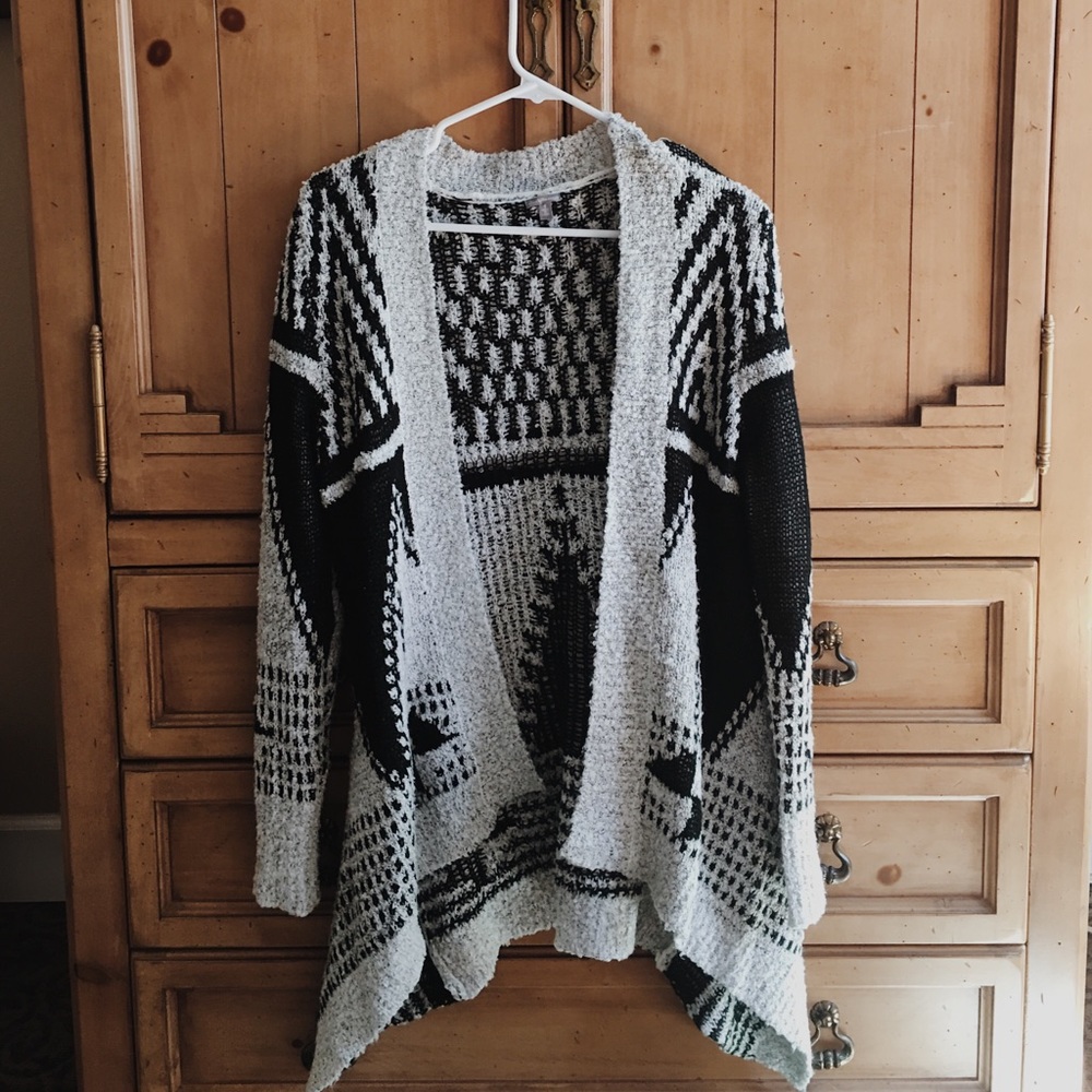 CHAROLETTE RUSSE CARDIGAN